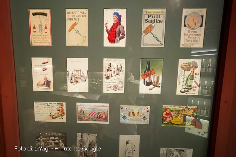 Cartoline d’epoca nel museo dei Cavatappi di Barolo
