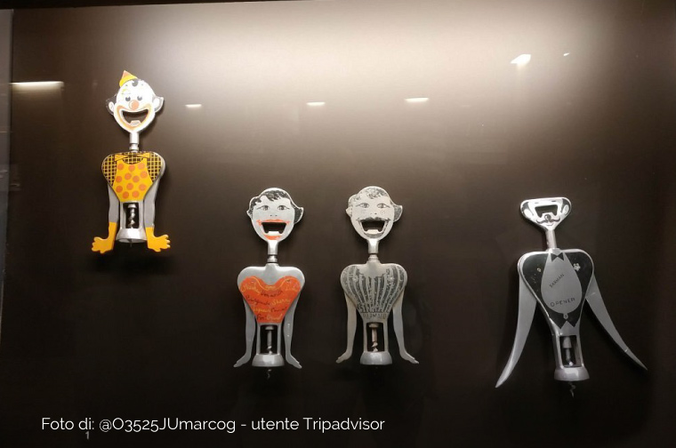 Cavatappi pubblicitari nel museo dei Cavatappi di Barolo