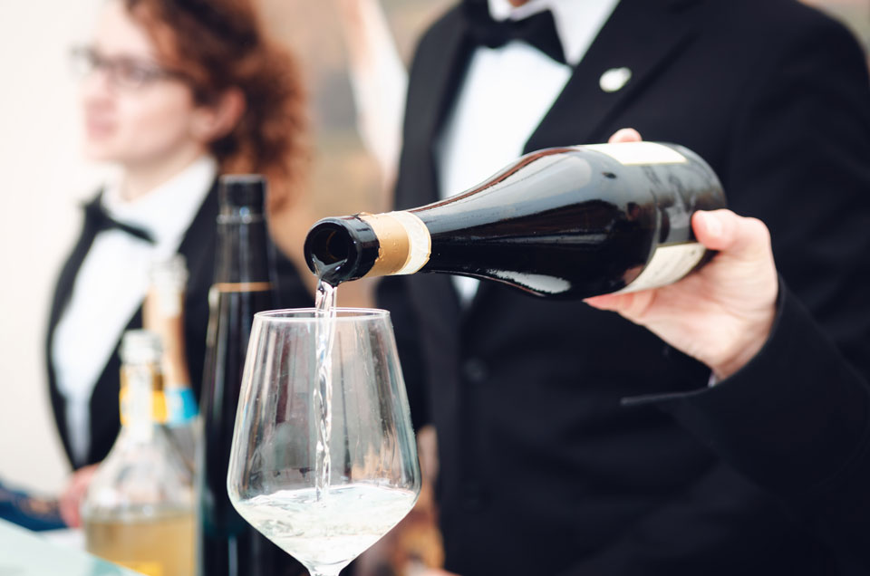 bicchiere vino piemonte